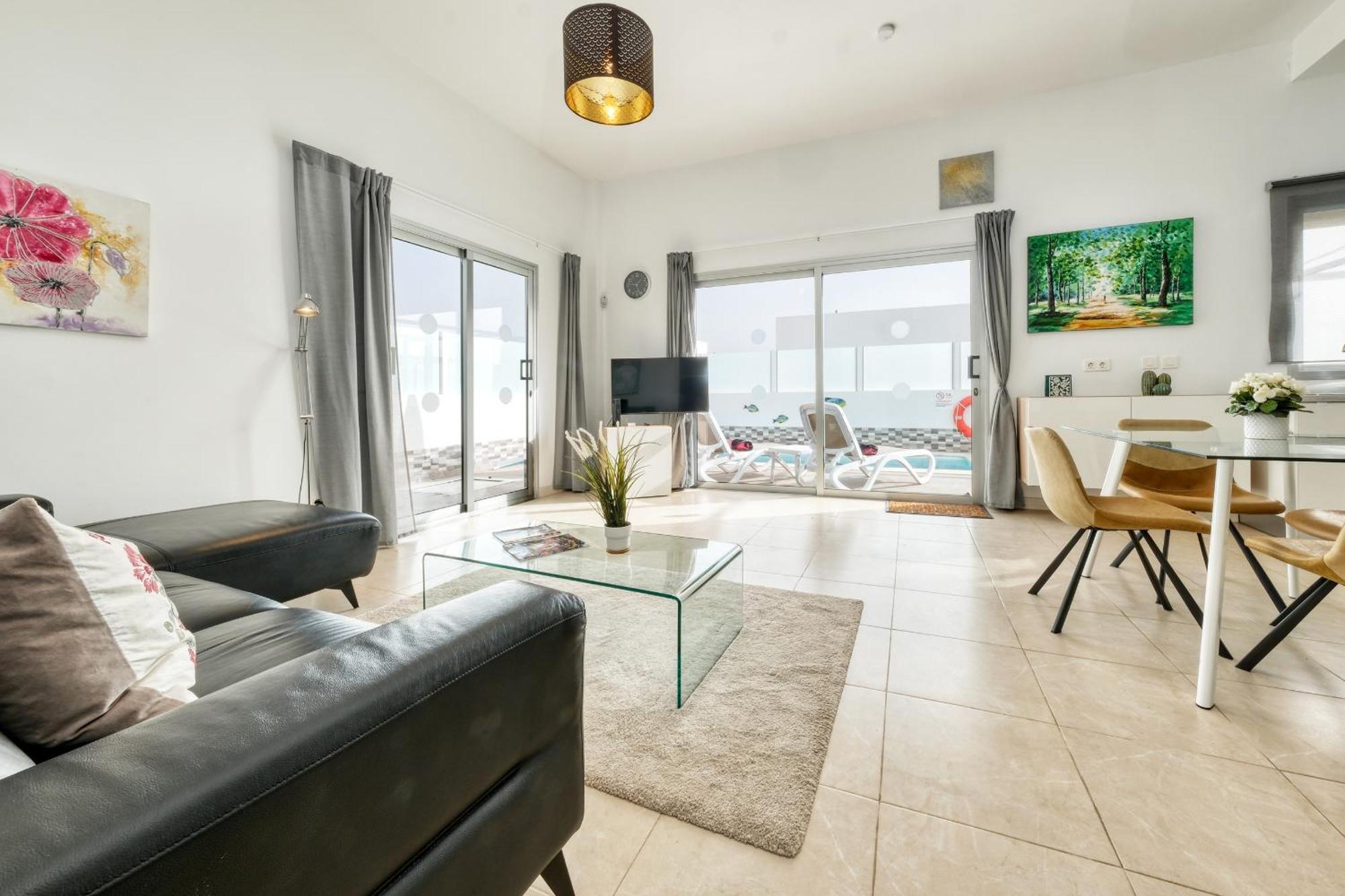 Casa de vacances Cassia-private Pool Aircon, Sat Tv By Lanzarote