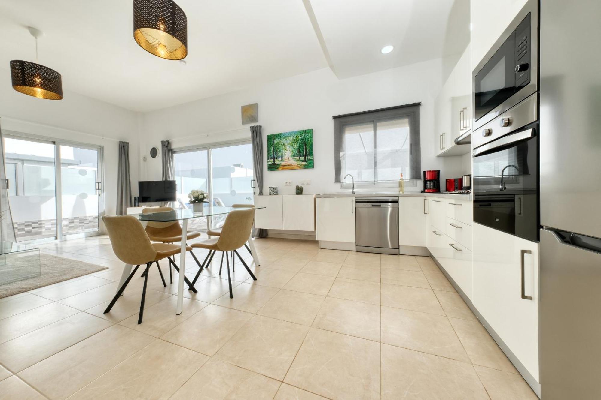 Casa de vacances Cassia-private Pool Aircon, Sat Tv By Lanzarote *